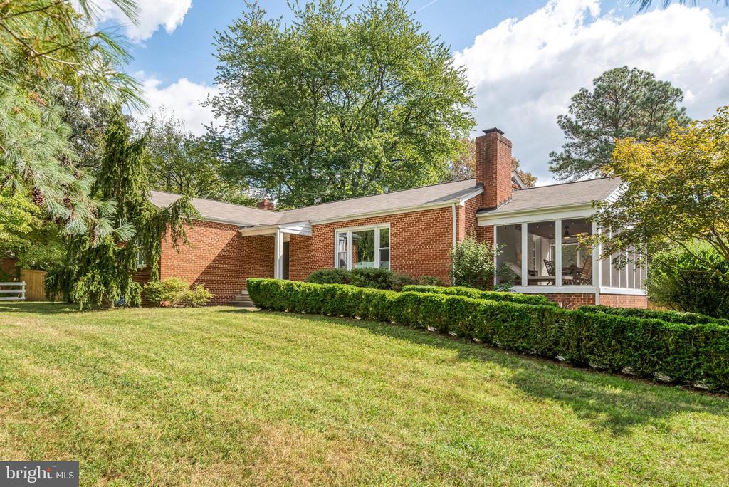 5527 WHARTON LANE