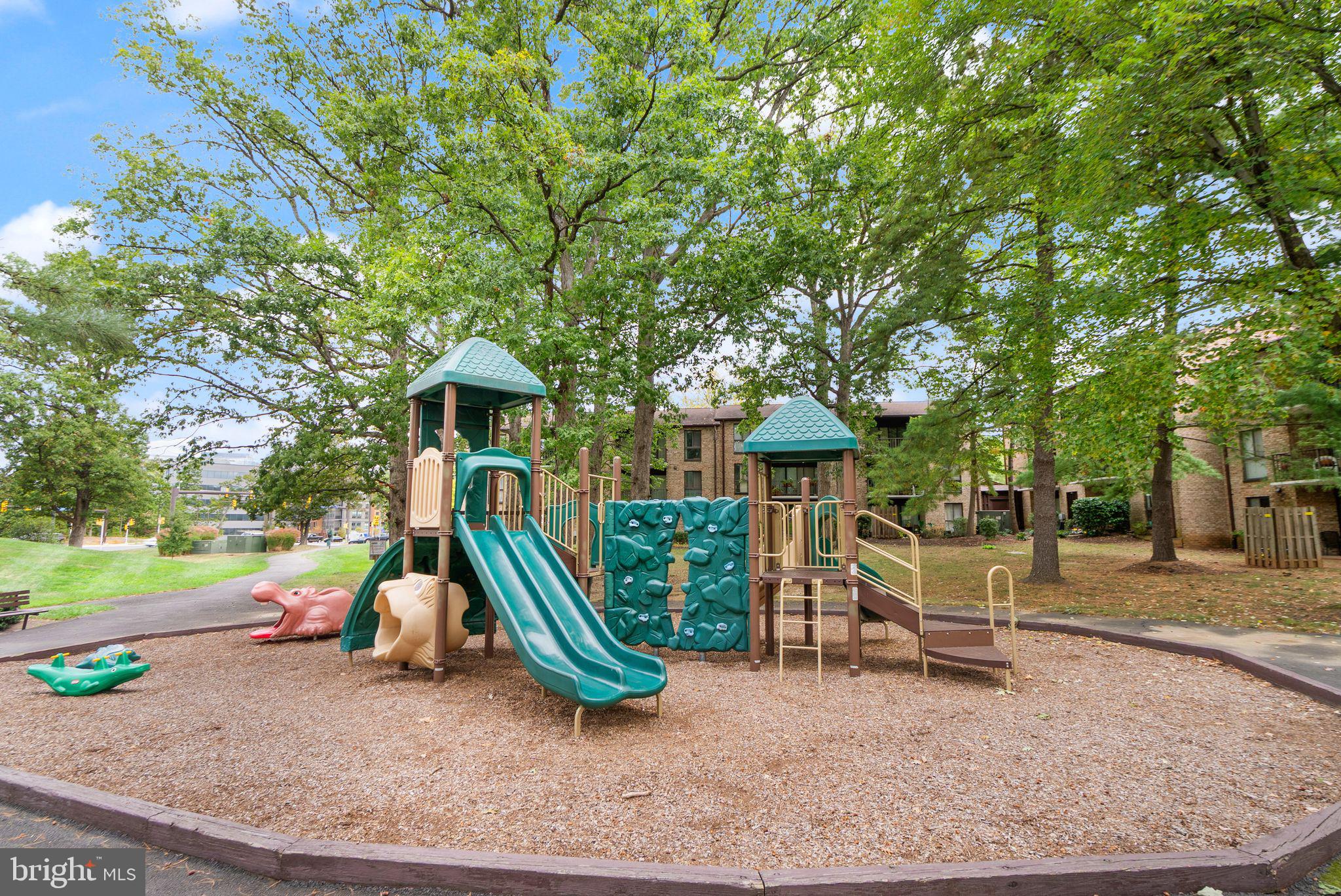 2042 ROYAL FERN COURT 1B