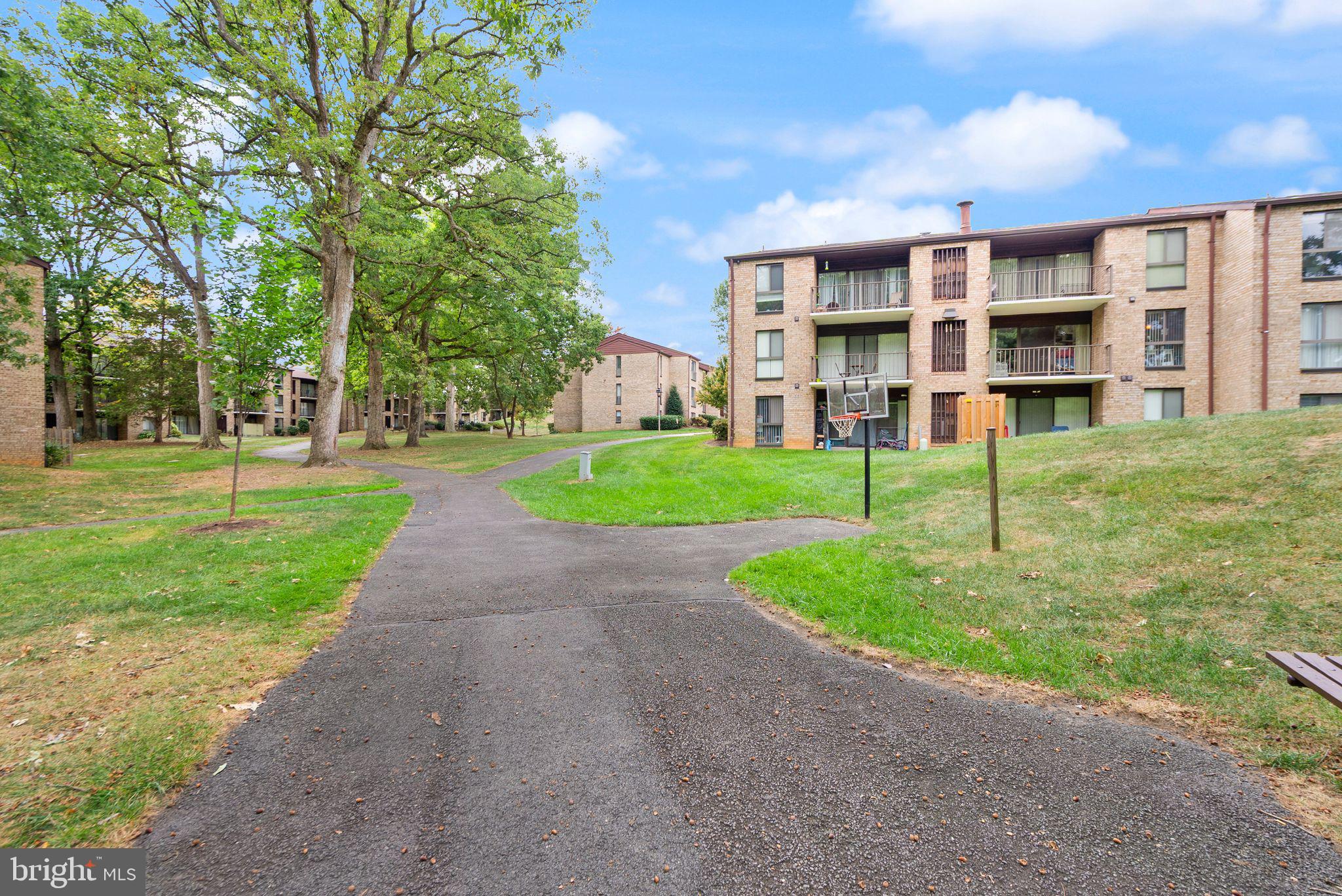 2042 ROYAL FERN COURT 1B