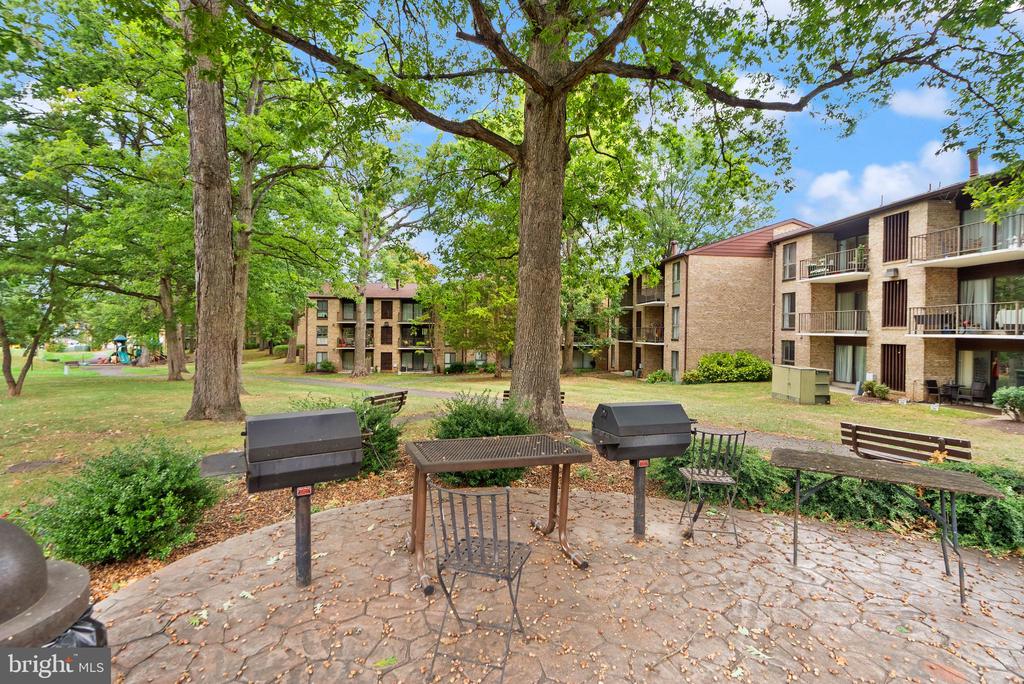 2042 ROYAL FERN COURT 1B