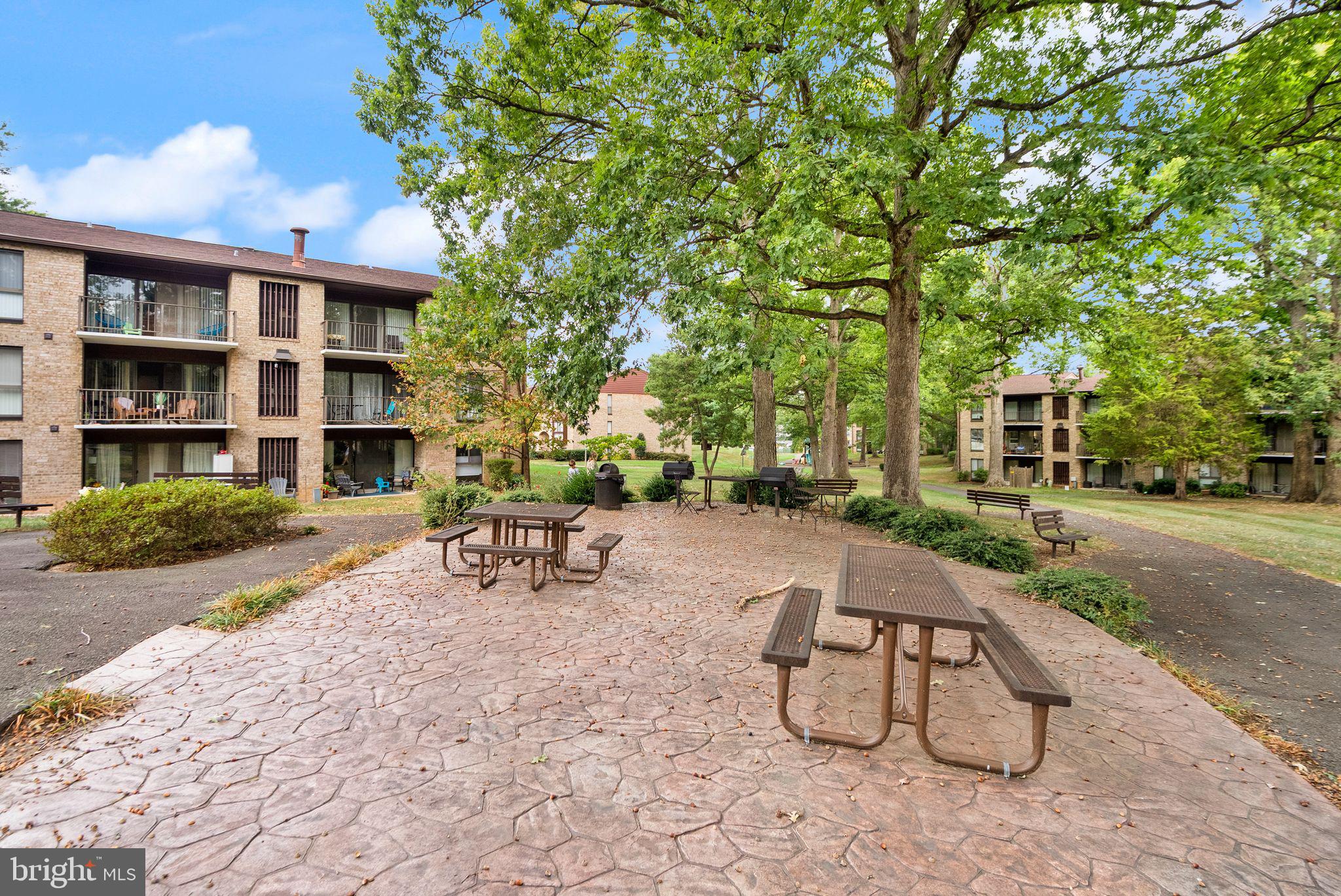 2042 ROYAL FERN COURT 1B