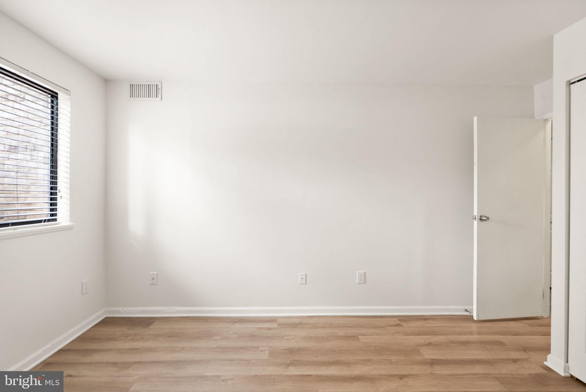 2042 ROYAL FERN COURT 1B