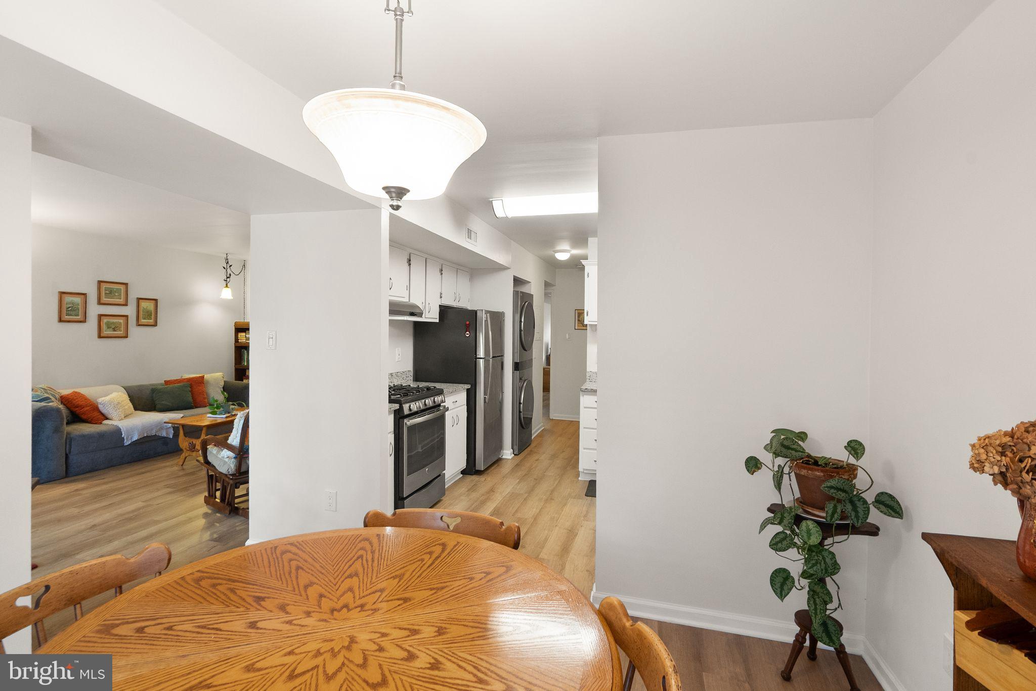 2042 ROYAL FERN COURT 1B