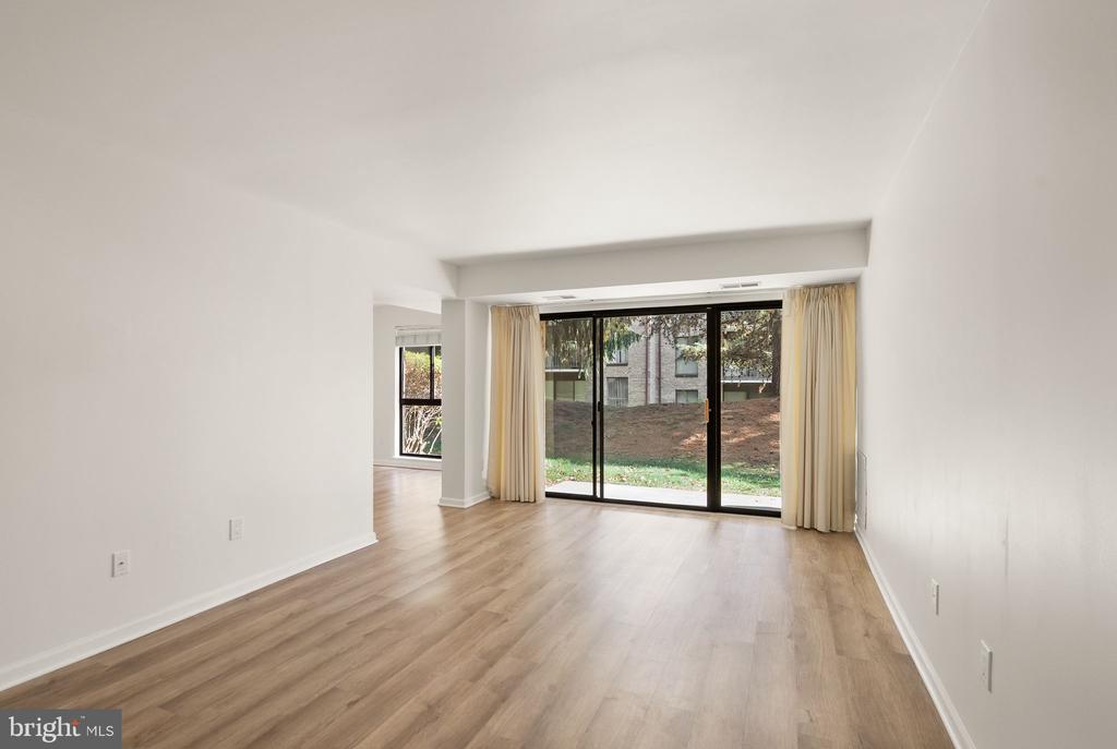 2042 ROYAL FERN COURT 1B