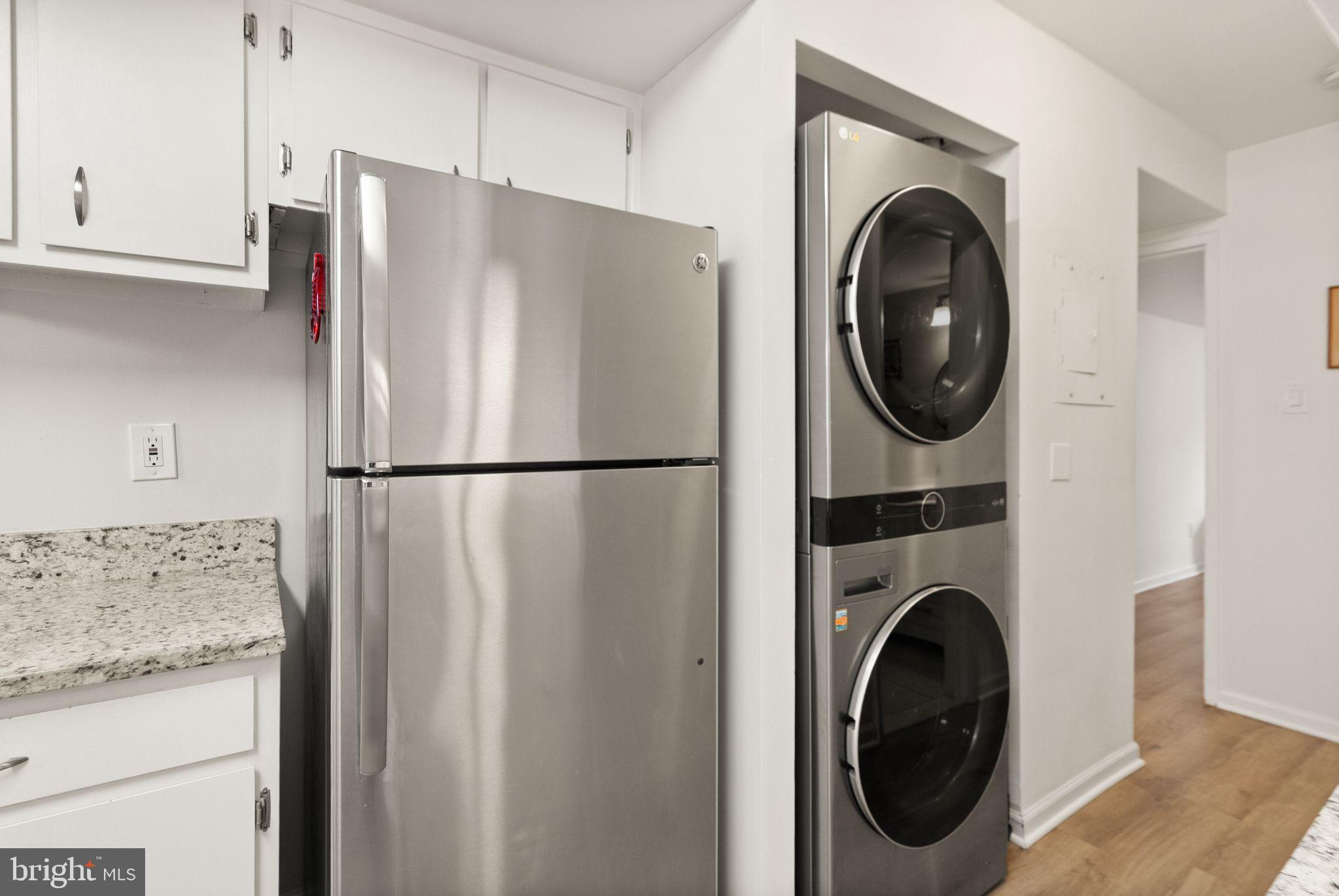 2042 ROYAL FERN COURT 1B