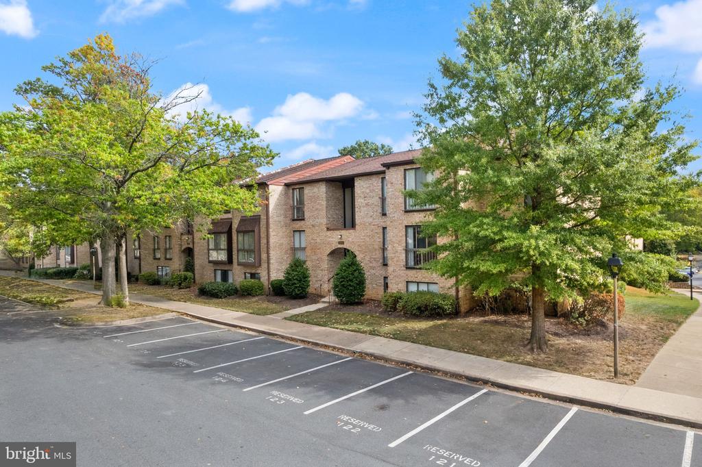 2042 ROYAL FERN COURT 1B