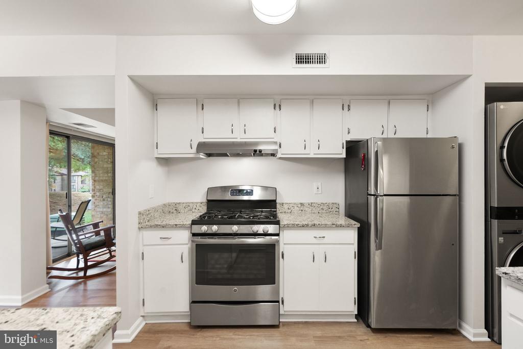 2042 ROYAL FERN COURT 1B