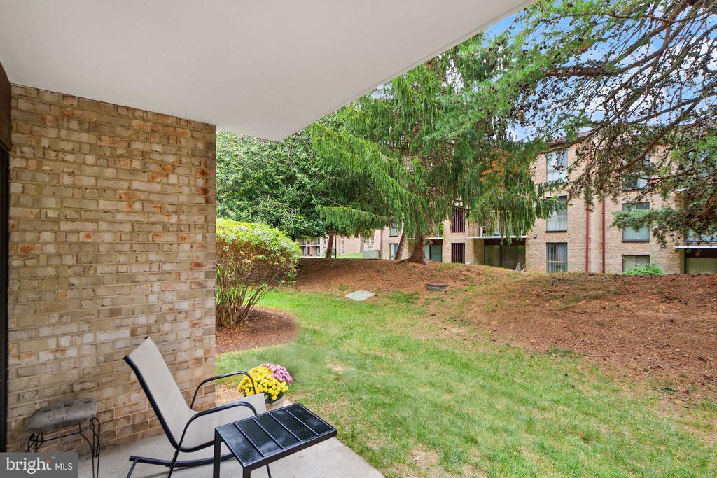 2042 ROYAL FERN COURT 1B