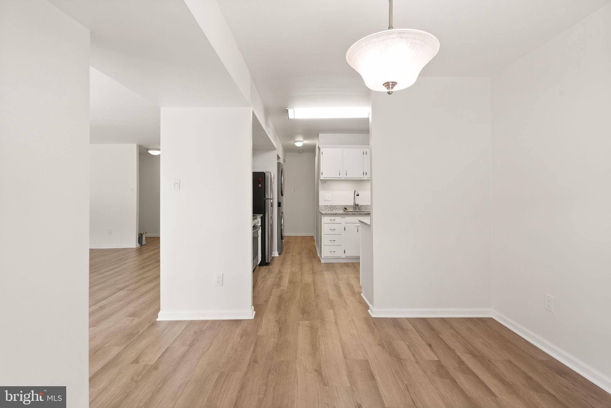 2042 ROYAL FERN COURT 1B