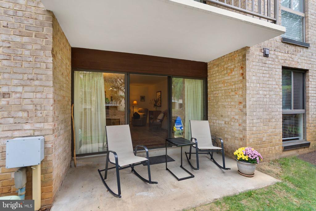2042 ROYAL FERN COURT 1B
