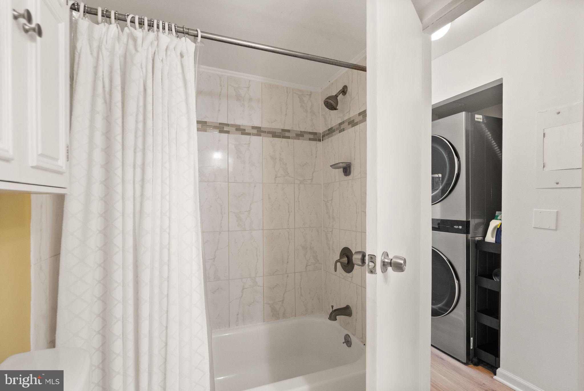 2042 ROYAL FERN COURT 1B