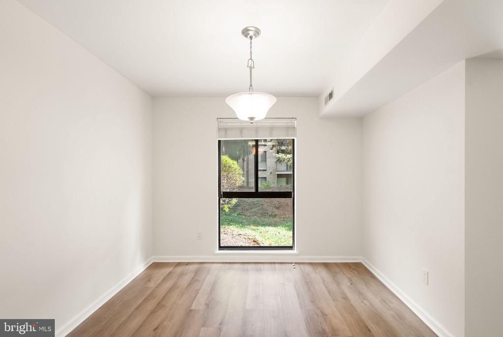 2042 ROYAL FERN COURT 1B