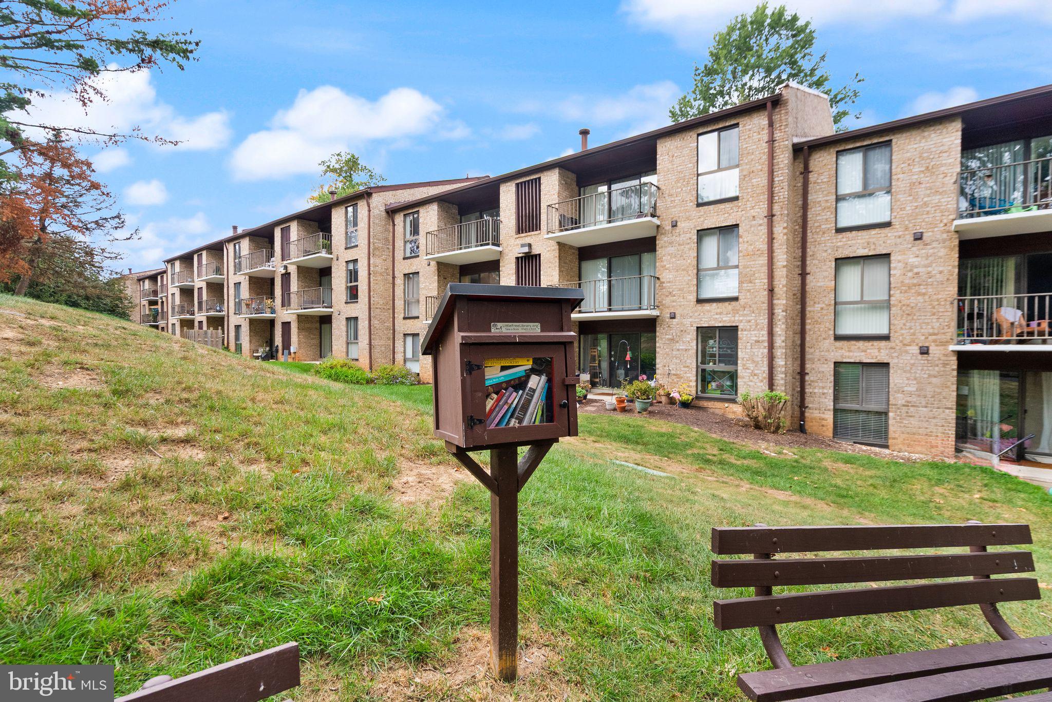 2042 ROYAL FERN COURT 1B