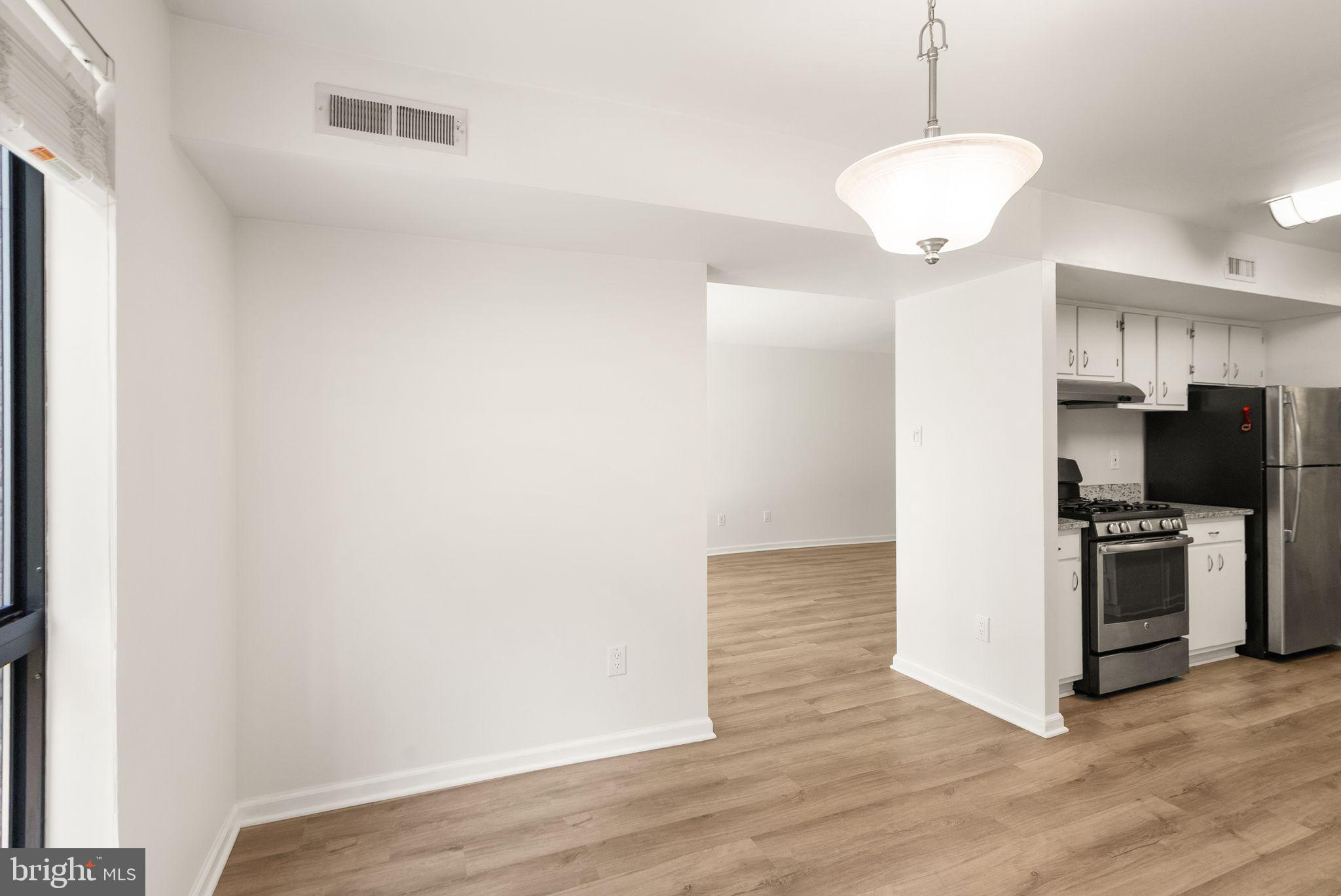 2042 ROYAL FERN COURT 1B