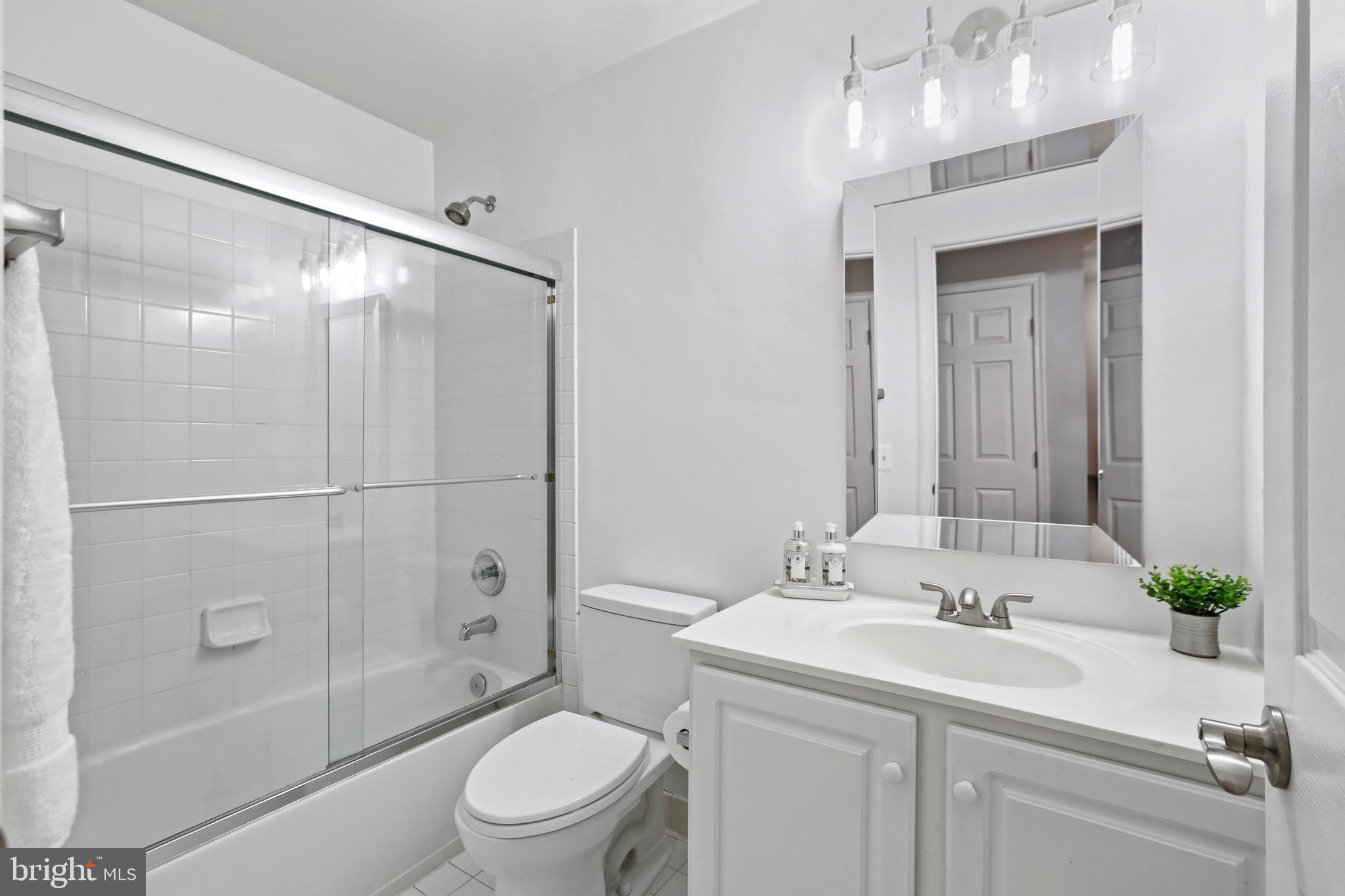 7725 HERITAGE WOODS WAY