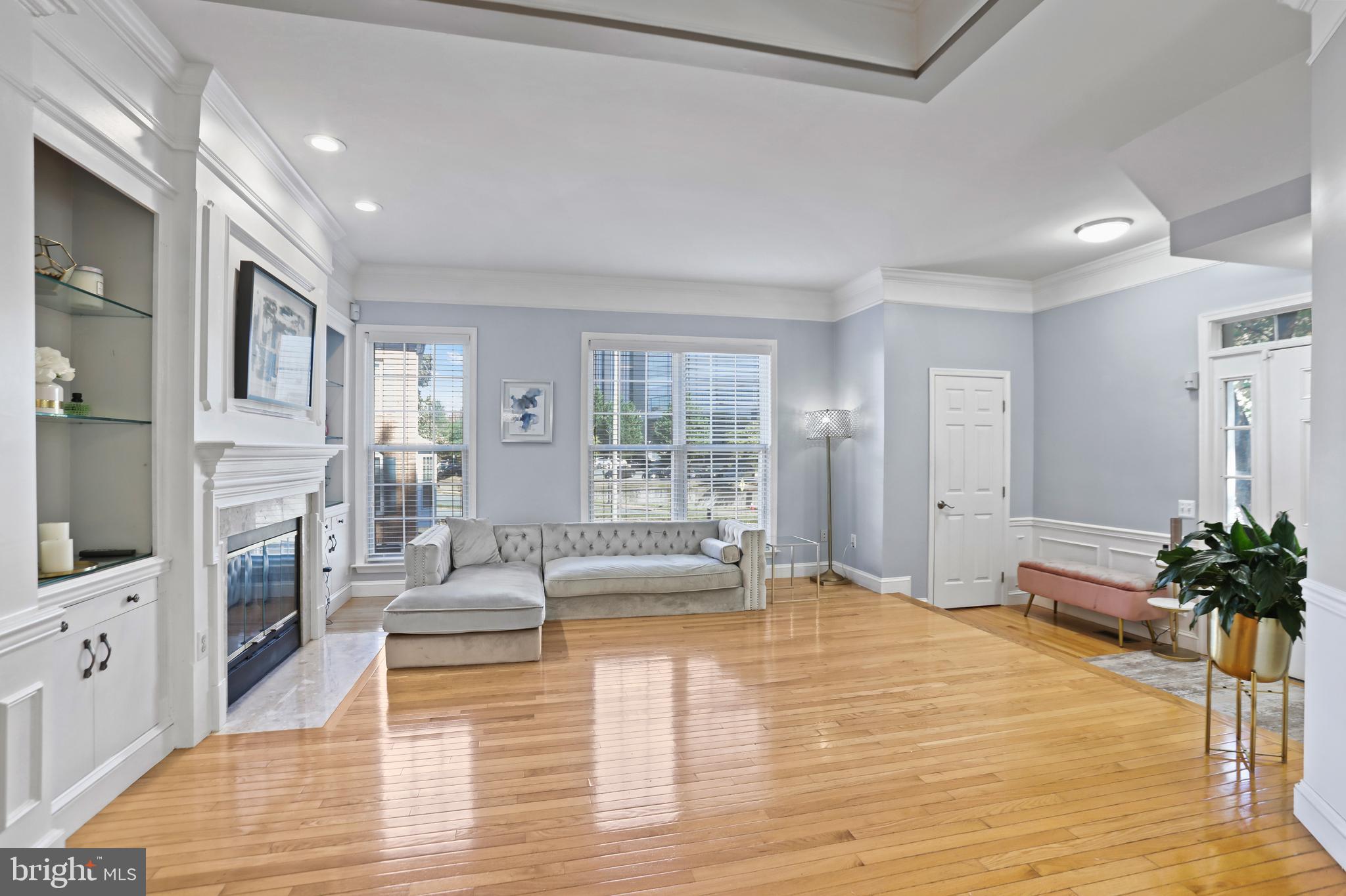 7725 HERITAGE WOODS WAY