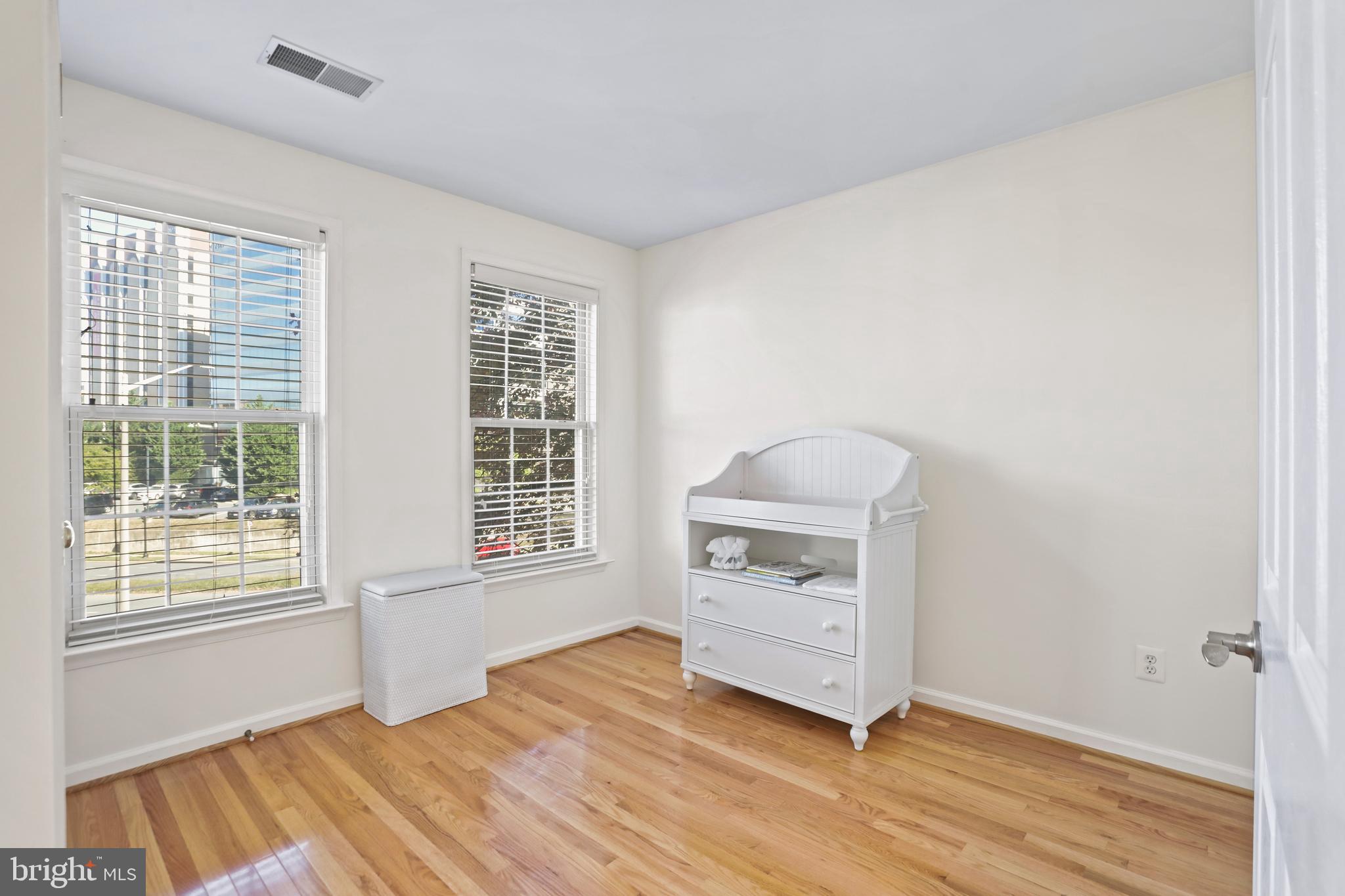 7725 HERITAGE WOODS WAY