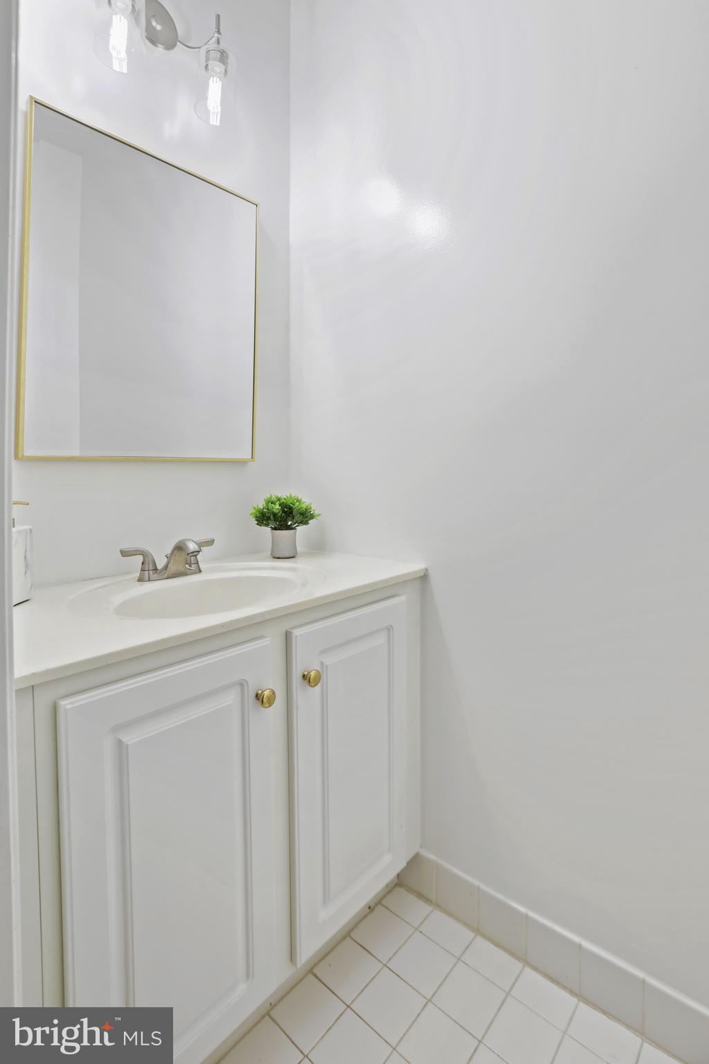 7725 HERITAGE WOODS WAY