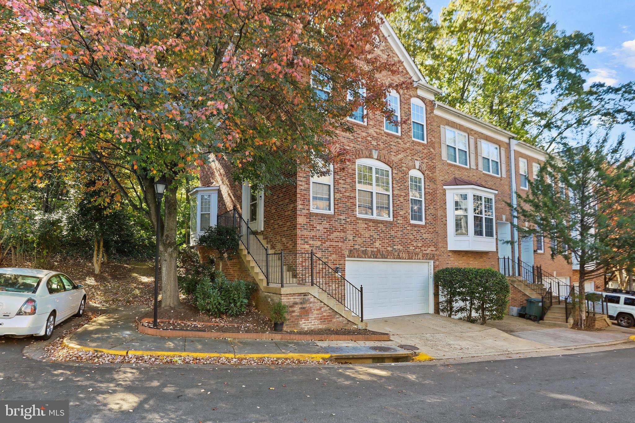 7725 HERITAGE WOODS WAY