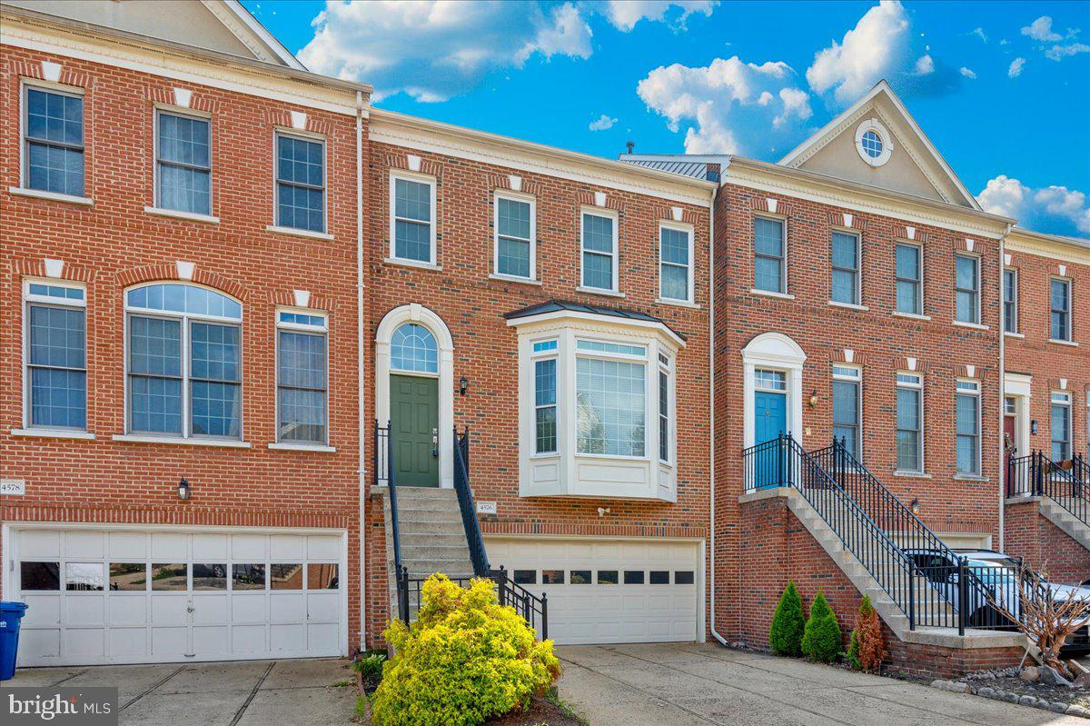 4576 FAIR VALLEY DRIVE