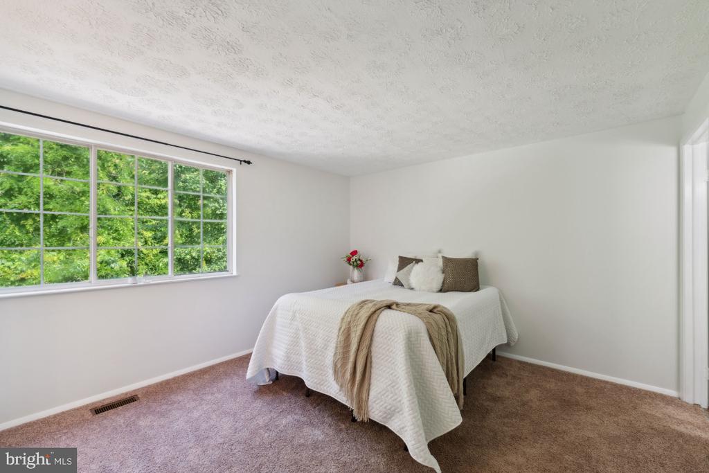 5543 HECATE COURT