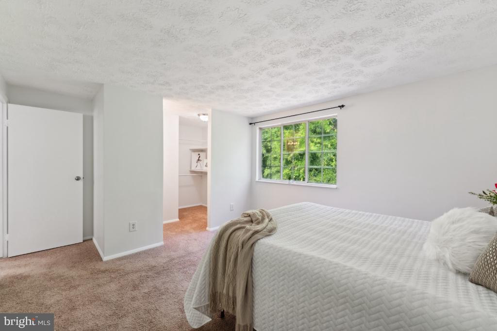 5543 HECATE COURT
