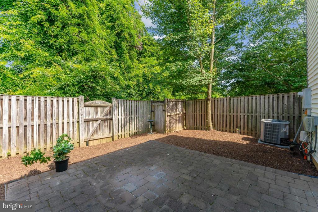5543 HECATE COURT
