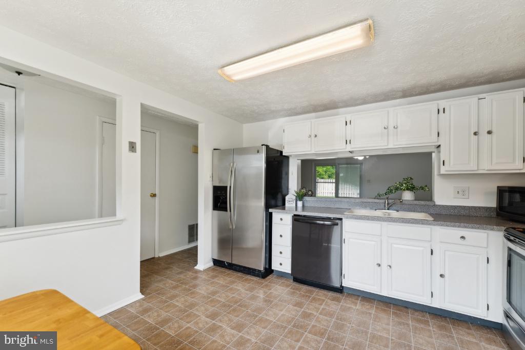 5543 HECATE COURT