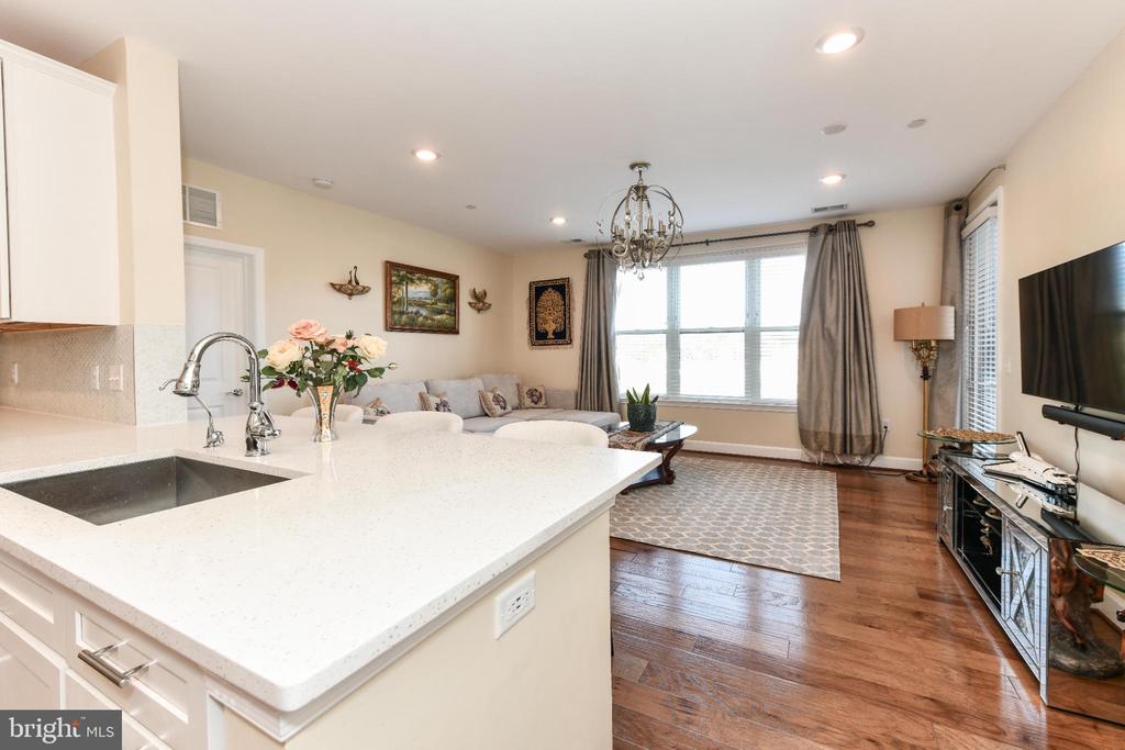 2960 VADEN DRIVE 2-406