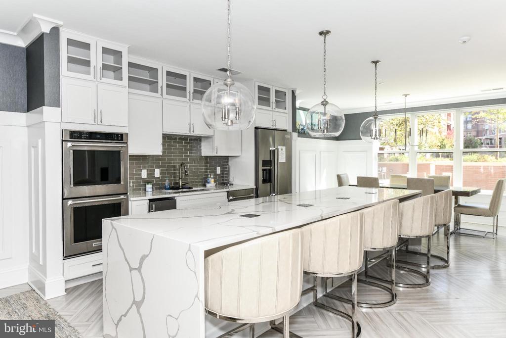 2960 VADEN DRIVE 2-406
