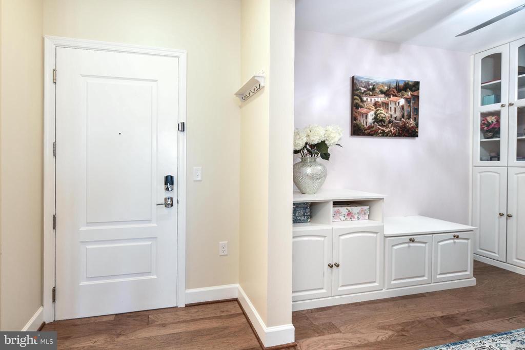 2960 VADEN DRIVE 2-406