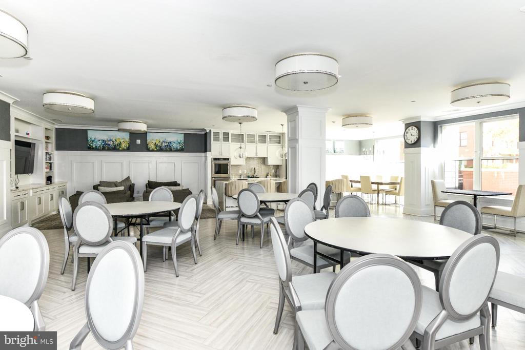 2960 VADEN DRIVE 2-406