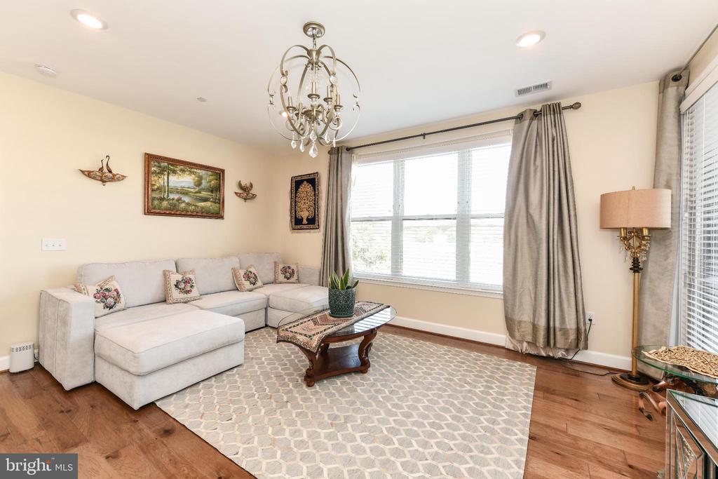 2960 VADEN DRIVE 2-406