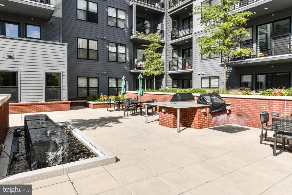 2960 VADEN DRIVE 2-406