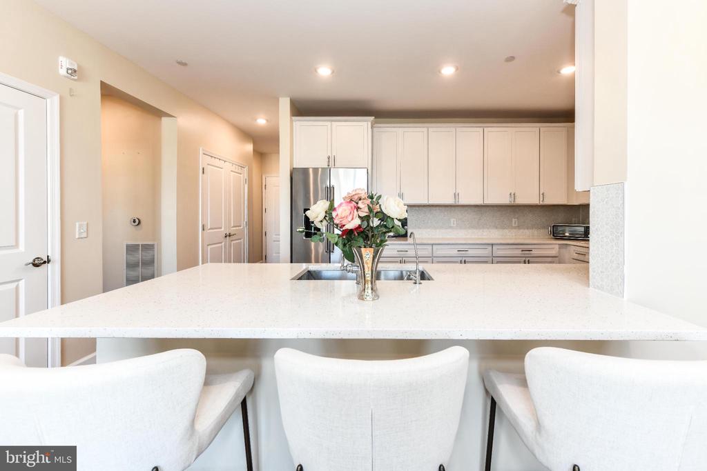 2960 VADEN DRIVE 2-406
