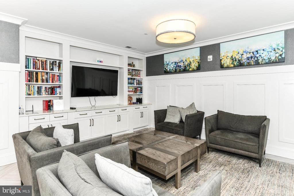 2960 VADEN DRIVE 2-406