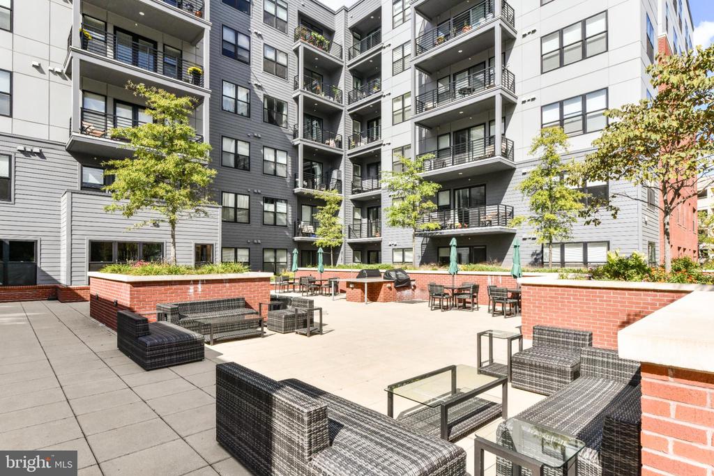 2960 VADEN DRIVE 2-406