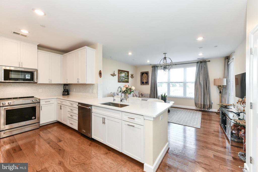 2960 VADEN DRIVE 2-406