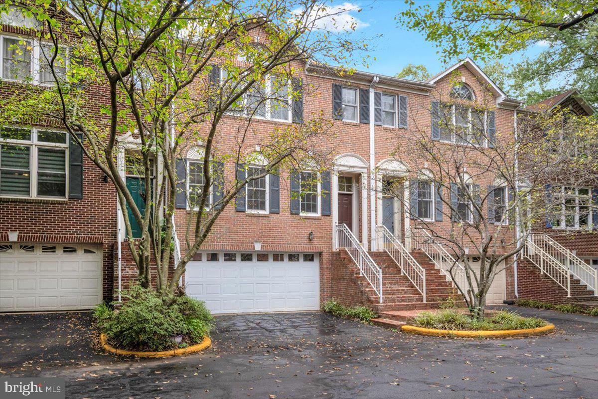 2904 OAKTON CREST PLACE