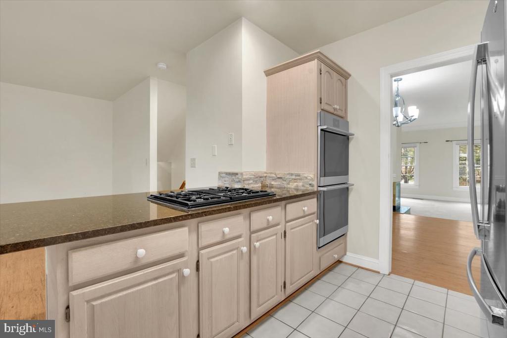 2904 OAKTON CREST PLACE