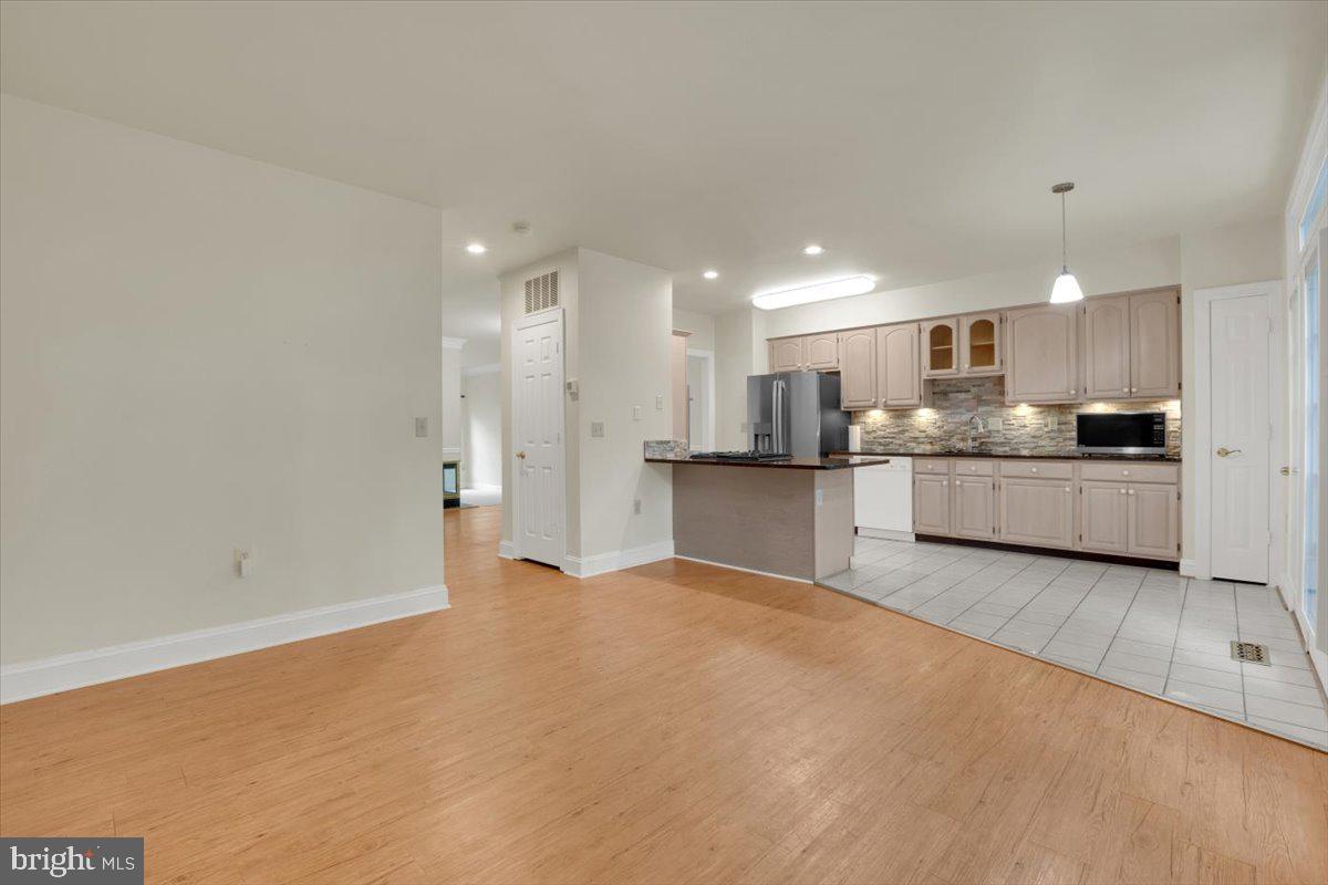 2904 OAKTON CREST PLACE