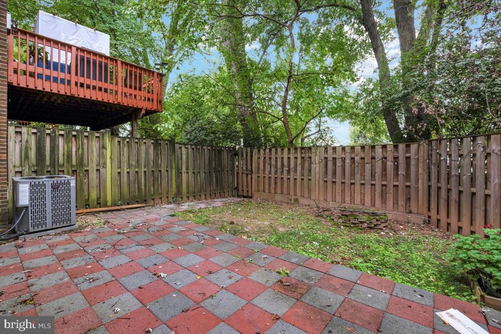2904 OAKTON CREST PLACE