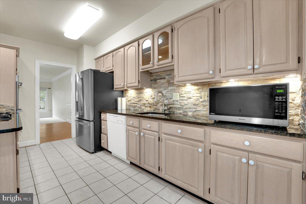 2904 OAKTON CREST PLACE