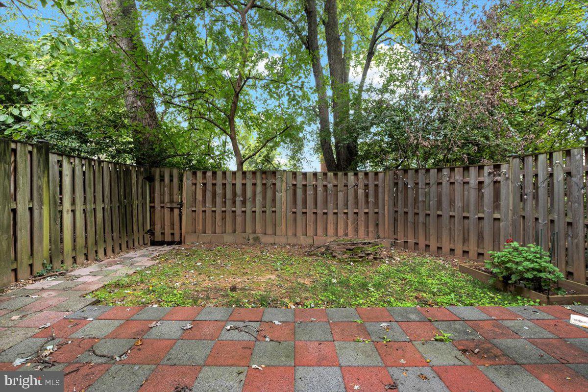 2904 OAKTON CREST PLACE