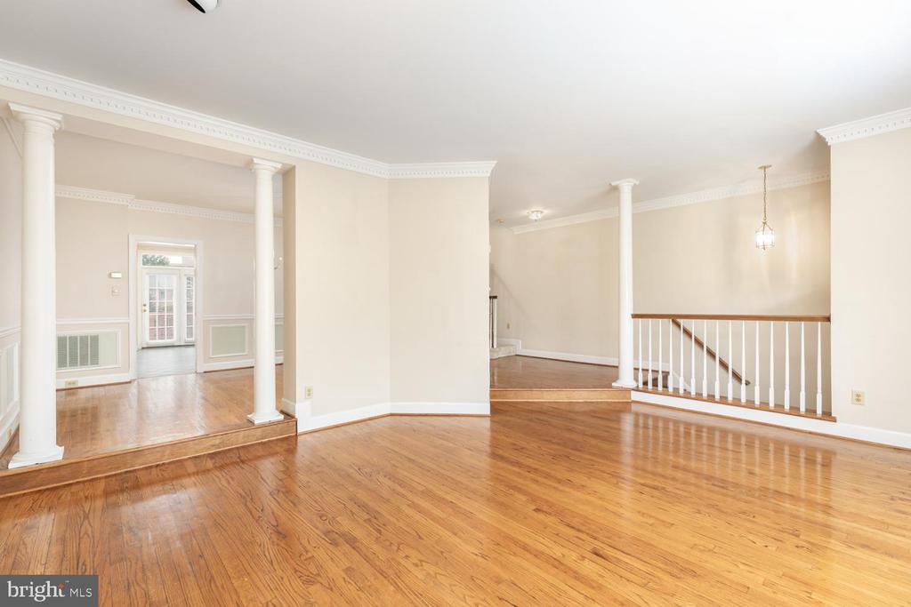8165 MADRILLON COURT