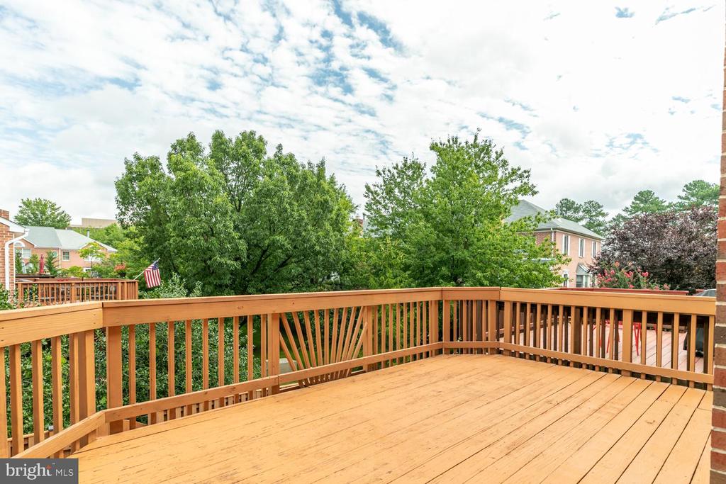 8165 MADRILLON COURT