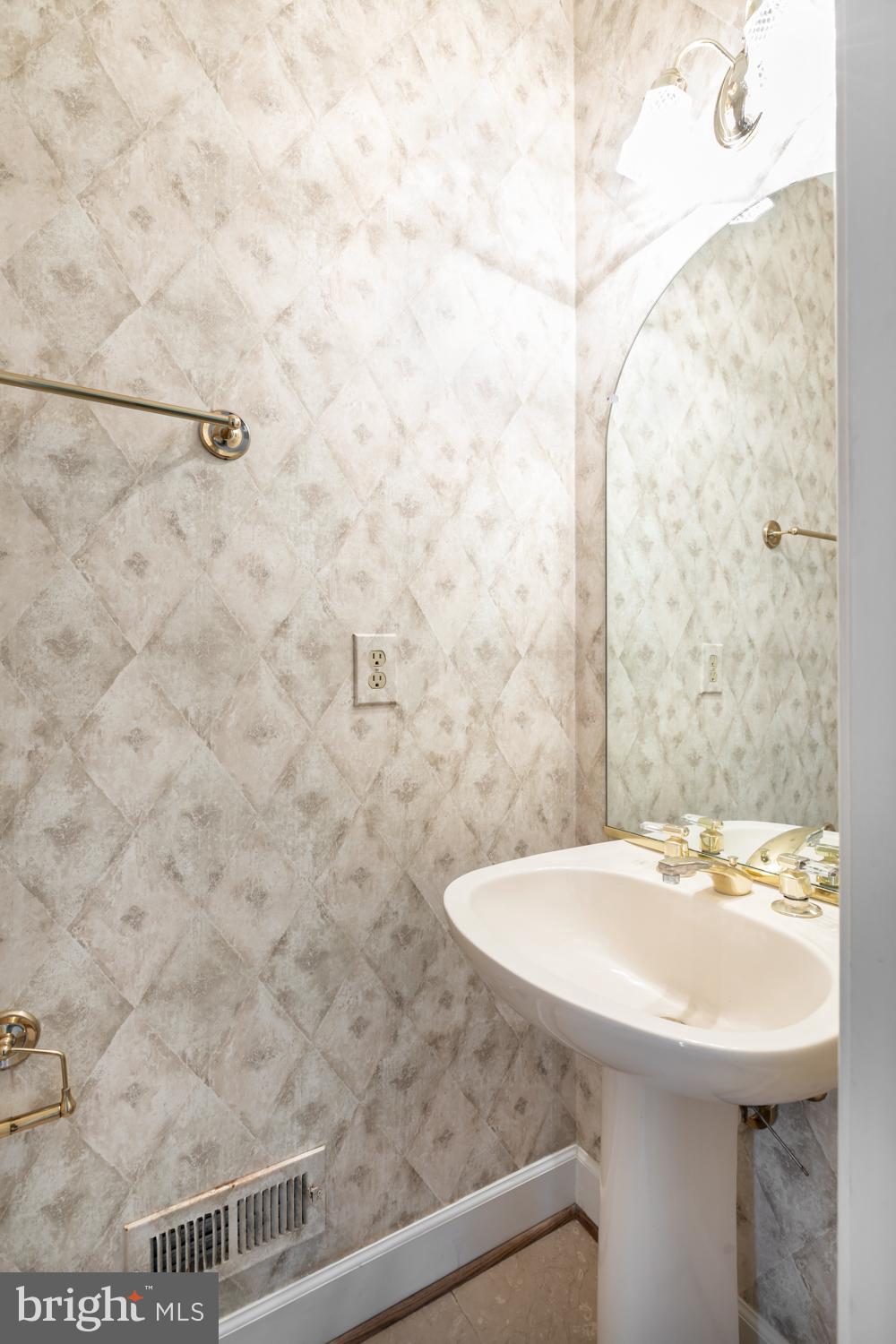 8165 MADRILLON COURT