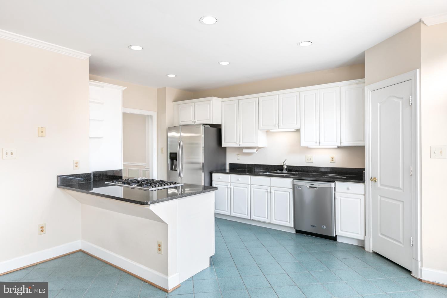 8165 MADRILLON COURT