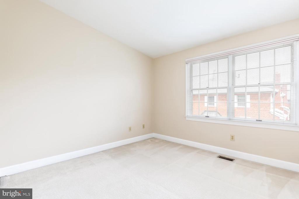 8165 MADRILLON COURT