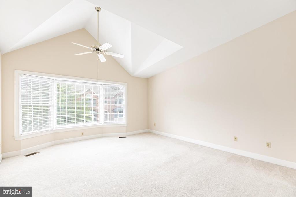 8165 MADRILLON COURT